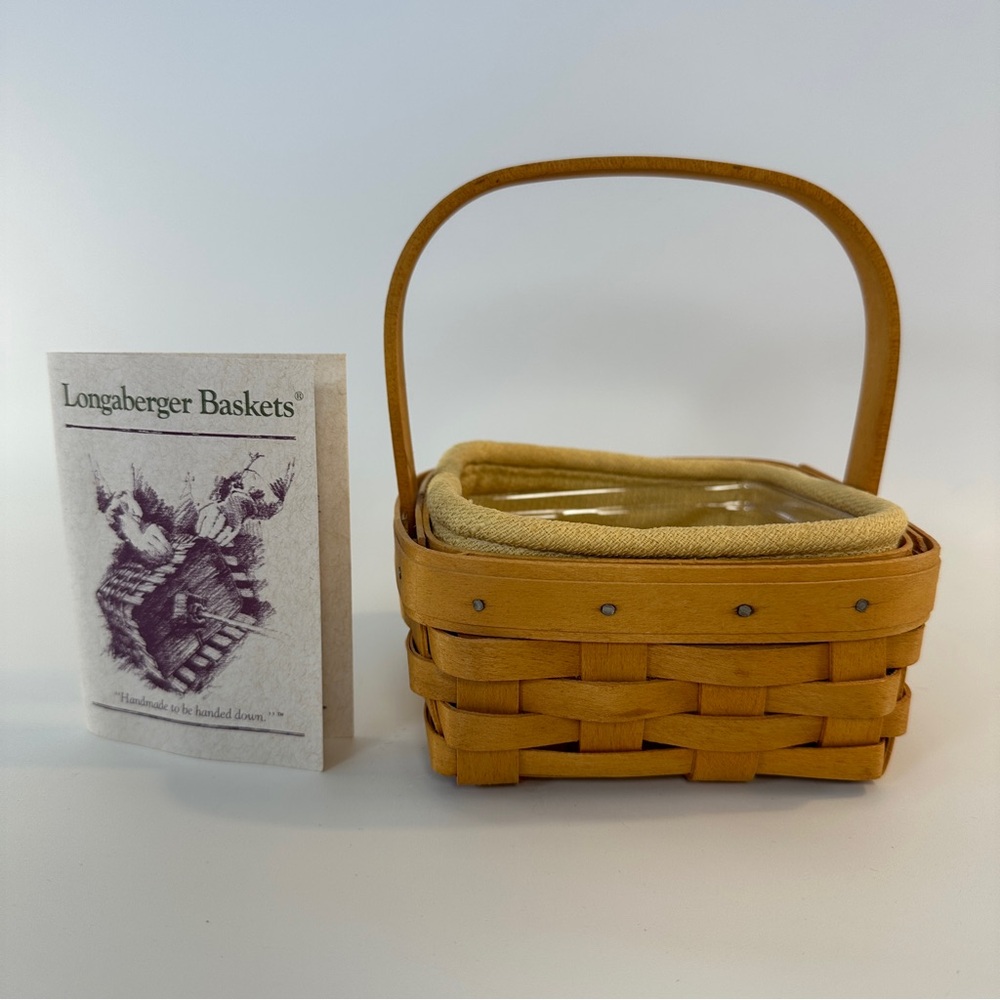 VTG Longaberger 2002 Tarragon Lined Small Square 5” Berry Basket Light Yellow‎